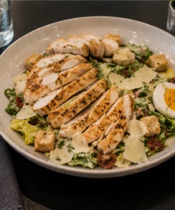 Salată Caesar cu Piept de Pui